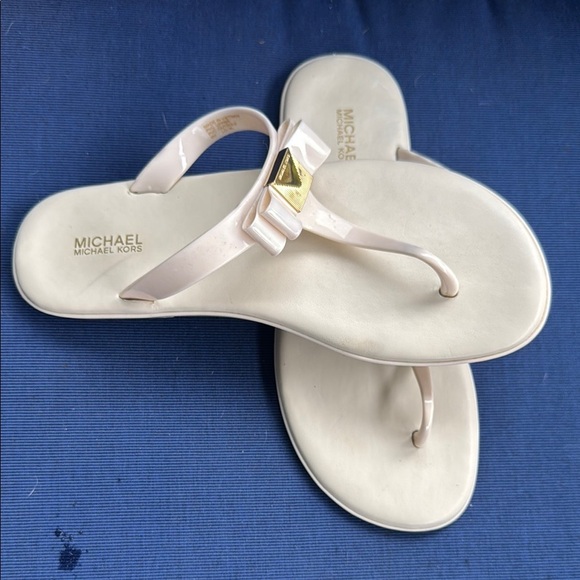 Michael Kors Cream and Gold Sandals with Minimalist Design - Picture 1 of 4